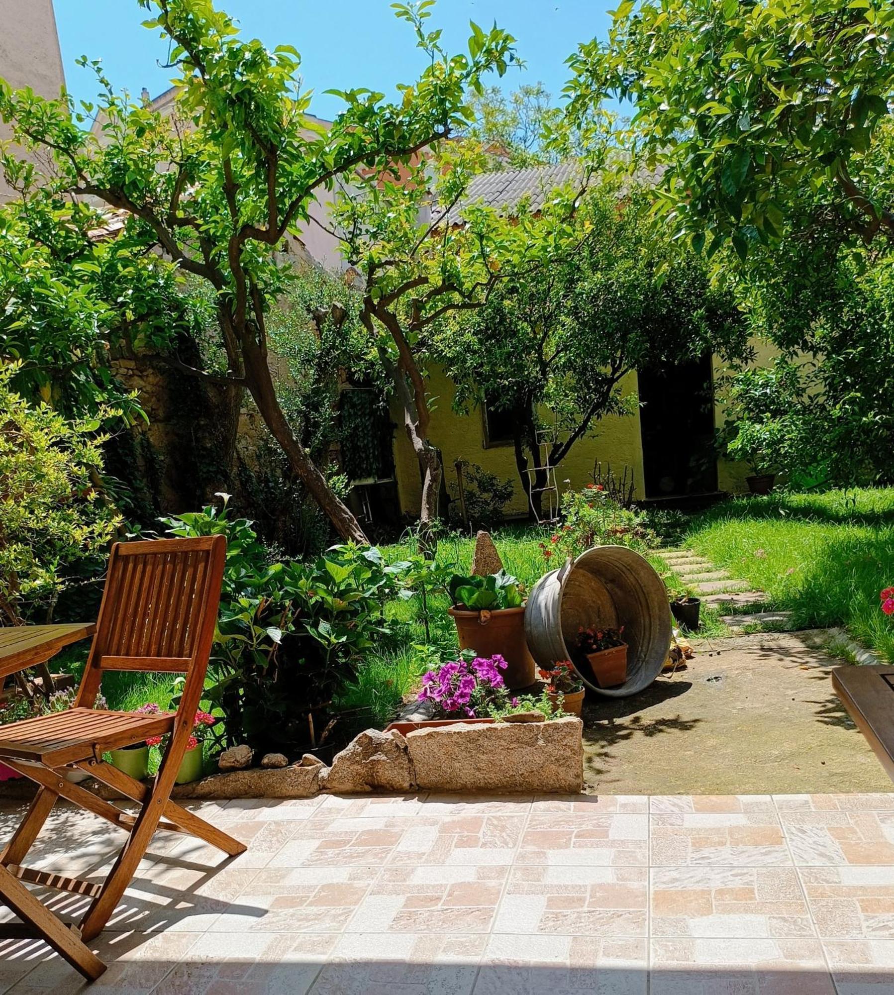 Domo Janas Guesthouse Olbia Kültér fotó